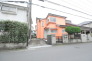 戸建てが立ち並ぶ静かな住宅街。四季折々の移り変わりを感じながら自然と楽しみ、暮らす、そんな毎日を日々の中で感じられる住環境

