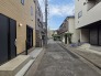 戸建てが立ち並ぶ静かな住宅街。四季折々の移り変わりを感じながら自然と楽しみ、暮らす、そんな毎日を日々の中で感じられる住環境
