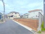 周辺住民以外の交通はほとんど無く、安全で静かな立地です。