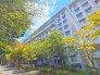 みどり豊かで閑静な住環境。管理体制良好な新耐震基準マンション。