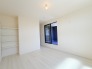 今からここを誰のお部屋にしようか、そんな洋室。大きさは8.25帖です。

