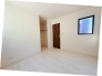 2号棟 今からここを誰のお部屋にしようか、そんな洋室。大きさは5.25帖です。
 2026/07/10m