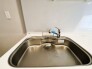 一杯の水も楽しめる浄水器があるシステムキッチン。
