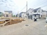 1号棟 6m幅員の道路に面しておりお車の運転が苦手な方でも安心して出入りいただけます。
