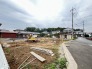 2号棟 穏やかな住宅街に位置する、新しい暮らしの始まりを感じさせる広々とした敷地です
