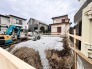 戸建てが立ち並ぶ静かな住宅街。四季折々の移り変わりを感じながら自然と楽しみ、暮らす、そんな毎日を日々の中で感じられる住環境

