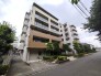 戸建てが立ち並ぶ静かな住宅街。四季折々の移り変わりを感じながら自然と楽しみ、暮らす、そんな毎日を日々の中で感じられる住環境

