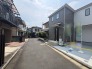 戸建てが立ち並ぶ静かな住宅街。四季折々の移り変わりを感じながら自然と楽しみ、暮らす、そんな毎日を日々の中で感じられる住環境
