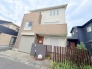 戸建てが立ち並ぶ静かな住宅街。四季折々の移り変わりを感じながら自然と楽しみ、暮らす、そんな毎日を日々の中で感じられる住環境
リフォームは令和8年8月完了予定
