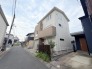 戸建てが立ち並ぶ静かな住宅街。四季折々の移り変わりを感じながら自然と楽しみ、暮らす、そんな毎日を日々の中で感じられる住環境
リフォームは令和8年8月完了予定