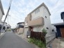 戸建てが立ち並ぶ静かな住宅街。四季折々の移り変わりを感じながら自然と楽しみ、暮らす、そんな毎日を日々の中で感じられる住環境
リフォームは令和8年8月完了予定
