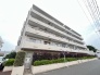 都市の利便性を享受しながらも、静かな環境で心穏やかに暮らせる落ち着いた住環境が整っています
