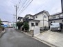 戸建てが立ち並ぶ静かな住宅街。四季折々の移り変わりを感じながら自然と楽しみ、暮らす、そんな毎日を日々の中で感じられる住環境
