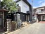 戸建てが立ち並ぶ静かな住宅街。四季折々の移り変わりを感じながら自然と楽しみ、暮らす、そんな毎日を日々の中で感じられる住環境
