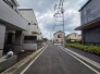 6m幅員の道路に面しておりお車の運転が苦手な方でも安心して出入りいただけます。
