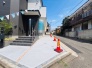 カースペースは1台駐車できます。車庫の出し入れのしやすさなど、実際に現地にてご確認ください。
