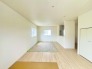 4号棟 家族が一番集まる場所だから広々としつつも素敵な空間であって欲しい。皆がくつろぐリビングからキッチンまでが一つに繋がる空間。
 2026/07/24m