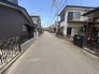 戸建てが立ち並ぶ静かな住宅街。四季折々の移り変わりを感じながら自然と楽しみ、暮らす、そんな毎日を日々の中で感じられる住環境
