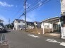 前面道路は広く、駐車がしやすいです。