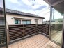 広めのバルコニーは風通しも良くお洗濯物もしっかりと干すことができます！
