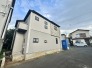 戸建てが立ち並ぶ静かな住宅街。四季折々の移り変わりを感じながら自然と楽しみ、暮らす、そんな毎日を日々の中で感じられる住環境
