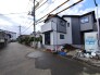 1号棟 6m幅員の道路に面しておりお車の運転が苦手な方でも安心して出入りいただけます。
