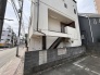 車通りは少しありますが、駅まで歩いて5分と利便性は良い所です。