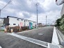 4号棟 5m幅員の道路に面しておりお車の運転が苦手な方でも安心して出入りいただけます。
 2026/07/27m