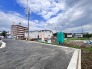 2号棟 戸建てが立ち並ぶ静かな住宅街。四季折々の移り変わりを感じながら自然と楽しみ、暮らす、そんな毎日を日々の中で感じられる住環境
 2026/07/27m