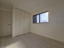 2号棟 衣類の整理整頓に嬉しいクローゼット付きのお部屋。お子様のお部屋としても便利です。
 2026/08/08m