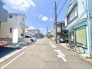 6m幅員の道路に面しておりお車の運転が苦手な方でも安心して出入りいただけます。
