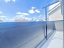 窓から眺める風景は一日の疲れを癒すヒーリングを奏でる、心地の良い時間を演出してくれます。室内も重要ですが、周りの環境もマイホーム選びの大事なポイント
