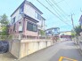 周囲は閑静な住宅街です。緑が多く、四季を感じることのできる住環境です。 10m