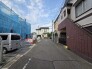 1号棟 戸建てが立ち並ぶ静かな住宅街。四季折々の移り変わりを感じながら自然と楽しみ、暮らす、そんな毎日を日々の中で感じられる住環境
