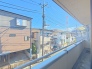 南向きで陽当たり良好なバルコニー。お洗濯物がすぐに乾きます。