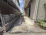 カースペースは1台駐車できます。車庫の出し入れのしやすさなど、実際に現地にてご確認ください。
