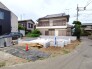 戸建てが立ち並ぶ静かな住宅街。四季折々の移り変わりを感じながら自然と楽しみ、暮らす、そんな毎日を日々の中で感じられる住環境
