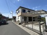 6m幅員の道路に面しておりお車の運転が苦手な方でも安心して出入りいただけます。
