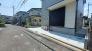 戸建てが立ち並ぶ静かな住宅街。四季折々の移り変わりを感じながら自然と楽しみ、暮らす、そんな毎日を日々の中で感じられる住環境
