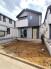 2号棟 戸建てが立ち並ぶ静かな住宅街。四季折々の移り変わりを感じながら自然と楽しみ、暮らす、そんな毎日を日々の中で感じられる住環境
