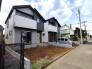 1号棟 戸建てが立ち並ぶ静かな住宅街。四季折々の移り変わりを感じながら自然と楽しみ、暮らす、そんな毎日を日々の中で感じられる住環境
