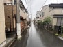周辺は戸建てが建ち並ぶ住宅街です。 10m