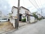 戸建てが立ち並ぶ静かな住宅街。四季折々の移り変わりを感じながら自然と楽しみ、暮らす、そんな毎日を日々の中で感じられる住環境
