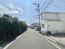 戸建てが立ち並ぶ静かな住宅街。四季折々の移り変わりを感じながら自然と楽しみ、暮らす、そんな毎日を日々の中で感じられる住環境
