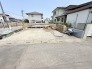 2号棟 戸建てが立ち並ぶ静かな住宅街。四季折々の移り変わりを感じながら自然と楽しみ、暮らす、そんな毎日を日々の中で感じられる住環境

