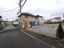 6m幅員の道路に面しておりお車の運転が苦手な方でも安心して出入りいただけます。
