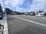 1号地 戸建てが立ち並ぶ静かな住宅街。四季折々の移り変わりを感じながら自然と楽しみ、暮らす、そんな毎日を日々の中で感じられる住環境
