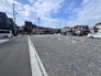 3号地 4.2m幅員の道路に面しておりお車の運転が苦手な方でも安心して出入りいただけます。
