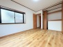 今からここを誰のお部屋にしようか、そんな洋室。大きさは6.0帖です。
