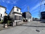 低層の住宅が立ち並ぶ住宅地です 25m